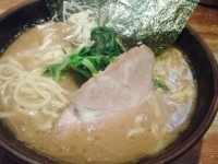 「ラーメン（麺固め）」@横浜家系豚骨醤油極太麺 侍 本店の写真