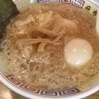 「正油ラーメン + 半熟味付玉子」@麻布ラーメン 芝4丁目店の写真