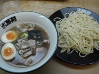 「肉入りつけそば+味タマゴ」@中野大勝軒の写真