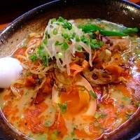 「鬼爆950円+追加麺150円（3/7までの限定）」@○麺堂の写真