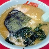 「プレミアム醤油とんこつ￥730+背脂￥100×3」@ラーメン山岡家 上尾店の写真