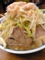 「小ラーメン（ヤサイ、ニンニク、アブラ）（700円）、京風味玉（1」@ラーメン二郎 新小金井街道店の写真