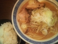 「味噌ラーメン￥750+半ライス（ランチサービス）」@西麻布 どぎゃんの写真