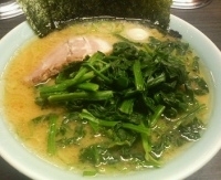 「豚骨醤油らーめん650円+ほうれんそう50円」@横浜家系ラーメン 壱蔵家の写真