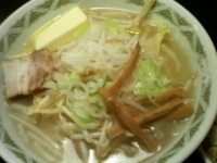 「塩野菜らーめん700円+バター100円+半チャーハン100円=9」@らーめん 北海の写真