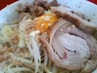 「まぜそば+子豚増し（+150円）」@ジャンクガレッジ 東大宮店の写真