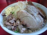 「小らーめん（麺固め、にんにく） 700円」@ラーメン二郎 上野毛店の写真