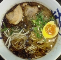 「黒らぁめん+瓶ビール」@一龍の写真