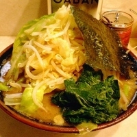 「キャベツともやしラーメン（野菜多め・全部普通）￥800」@神田ラーメン わいず 神田本店の写真
