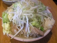 「小ブタ（ヤサイマシマシ、ニンニクマシマシ）」@ラーメン二郎 八王子野猿街道店2の写真