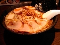 「よくばりカレーらーめん@辛口」@麺屋 ここいち 新宿小滝橋通り店の写真