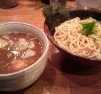 「つけ麺（あつもり）+半チャーシュー+味玉」@つけ麺 R&Bの写真