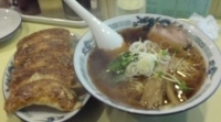 「らー麺 550円+餃子セットの餃子3個だけ」@手作り餃子ラーメン まる長の写真