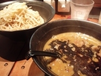 「【限定】黒カレーつけ麺（普通麺）+大盛+小ライス+生ビール中ジョ」@jun-pey ra-men 成瀬本店の写真