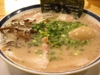 「チャーシュー麺+味玉+替え玉（￥900+￥100+￥120）」@博多長浜らーめん 田中商店の写真