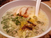 「白丸元味（肉入り）」@一風堂 神戸元町店の写真