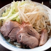 「らーめん￥650（ヤサイ多め・麺硬め）」@らーめん陸の写真