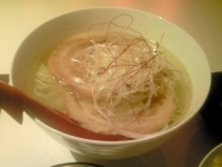 「フォアグラ風厚切り塩チャーシュー麺（950円）」@Bee Hiveの写真