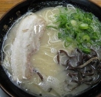 「らーめん白580円+替玉120円」@博多ラーメン 清水屋の写真