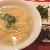 「塩光麺 + 煮鶏 + 小松菜」@中国そば 基の写真