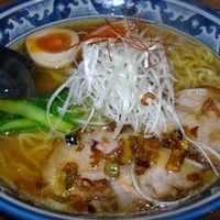 「比内地鶏の玄流塩ラーメン 780円+味玉 100円+大盛 100」@ラーメン創房 一茎草の写真