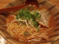 「赤味噌らーめん+ピリ辛餃子+生ビール+ライス（無料）」@嵐丸 五反田店の写真