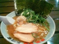 「ラーメン+味玉（\700+クーポン）」@横浜家系ラーメン 石川家 大宮店の写真