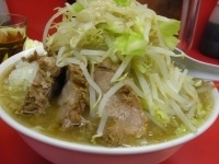 「小らーめん680円豚入200円ヤサイ・アブラ」@らーめん豚喜の写真