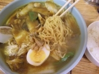 「カレーラーメン（大盛）+半ライス 800円+100円+100円=」@らーめん 元祖札幌やの写真