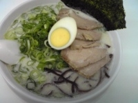 「ネギチャーシューメン+替玉」@博多天神 歌舞伎町一番街通り店の写真