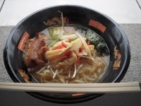 「俺ん家゛ラーメン / 600円」@豚丸亭 NACK5スタジアム大宮 Sエリアスタンド裏売店の写真