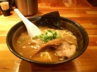 「らーめん 750円」@瞠 池袋店の写真