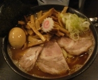 「特製らーめん中盛、水餃子」@麺屋大斗 神田店の写真