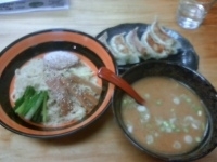 「味噌とんこつ・つけ麺 800円 + 餃子」@らーめん たつ 小手指店の写真