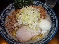 「温玉油そば 800円」@兎に角 松戸店の写真