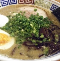 「長浜らーめん（￥650）辛玉（￥100）」@ハングリードラゴンの写真