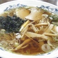 「醤油ラーメン（￥550）ギョーザ（￥450）」@中国料理 おがわの写真