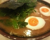 「玉子ラーメン（トッピング:ほうれんそう、全部普通）」@神田ラーメン わいず 神田本店の写真