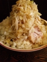 「ラーメン大盛（クーポンサービス）/ヤサイマシマシ/タマネギマシマ」@らーめん るどるふの写真