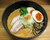 「味噌しろ六+ニンニク」@旬麺しろ八の写真