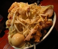 「ラーメン（麺増し・味玉・全部多め・野菜だけ少し多め）」@麺香房 暖々の写真