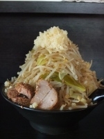 「ラーメン+野菜ニンニク増し増し+麺固+脂少なめ」@勇花の写真