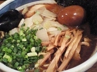 「特製スペシャル（黒）（950円）・大盛り（100円）」@麺屋あらき 竈の番人外伝の写真