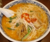 「オロチョンらーめん+サービス大盛り、手作り餃子、半ライス」@北海道らーめん 魚らん坂 早稲田店の写真