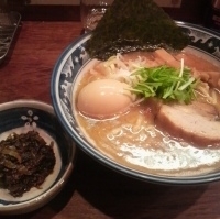 「辛子高菜そば+味玉」@中華そば 旋の写真