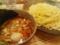 「辛味つけ麺中盛+味玉（820円）」@つけ麺屋 両国ごんろく 水道橋店の写真