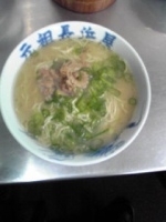「ラーメン（ナマ）」@元祖 長浜屋 支店の写真