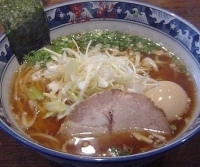 「醤油葱麺+味玉」@麺屋 黒船 御殿場店の写真
