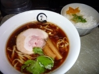 「醤油ラーメン 780円 + 卵かけごはん 250円」@らーめん愉悦処 鏡花の写真