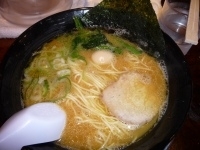 「ラーメン +替え玉（固めん） 600円（15時まで替え玉無料）」@中洲ラーメン大黒 1号店の写真